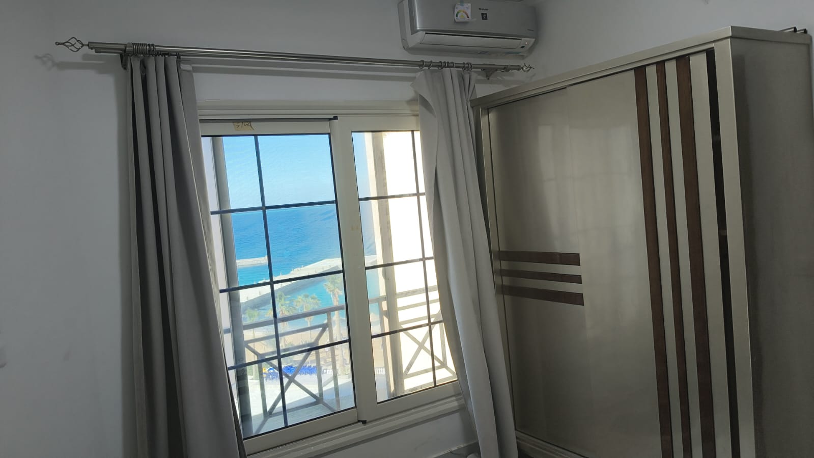 D31 chalet sea view from the window